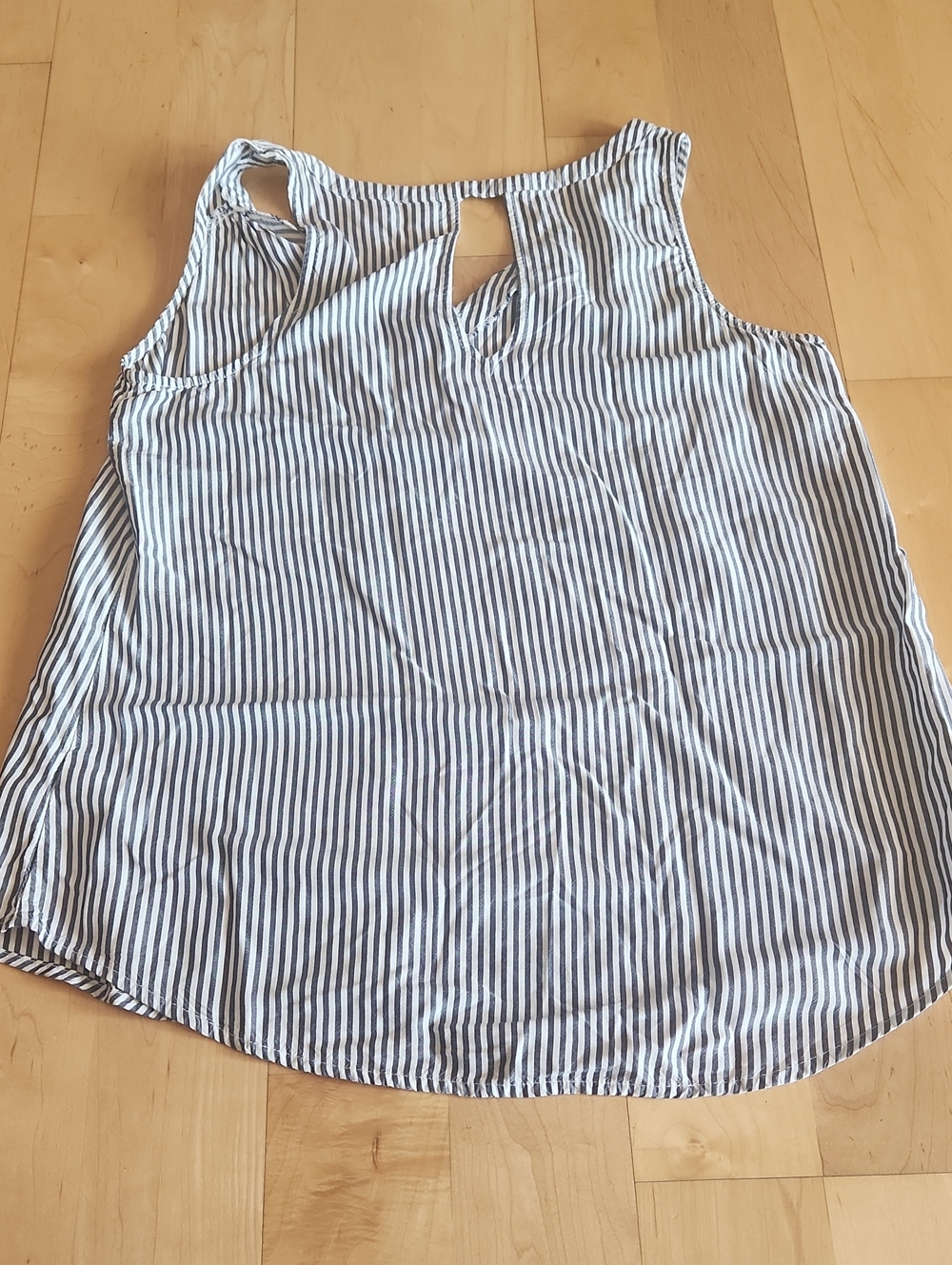 Old Navy Blue and White Striped Sleeveless Tops - Set of 2 sz M Med - Picture 11 of 11